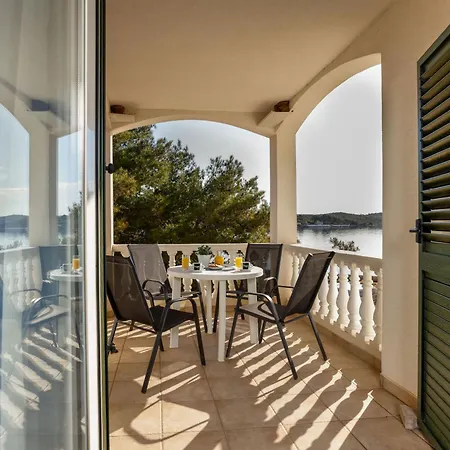 Lägenhet Lanterna - Sea View&near Pašman