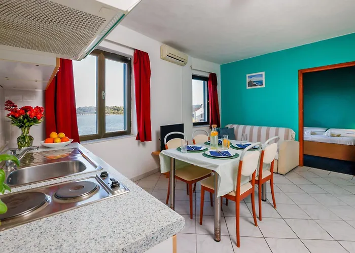 Lanterna - Sea View & Near *