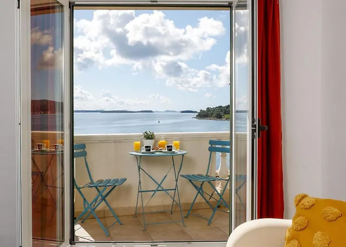 Lanterna - Sea View & Near Апартаменты