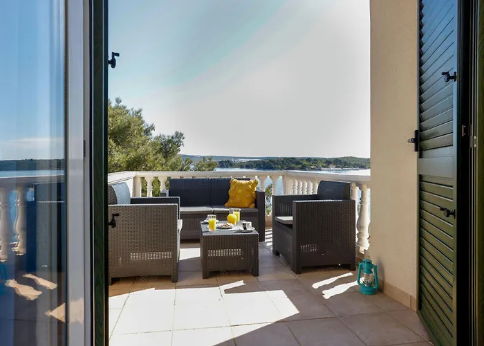 Apartment Lanterna - Sea View & Near