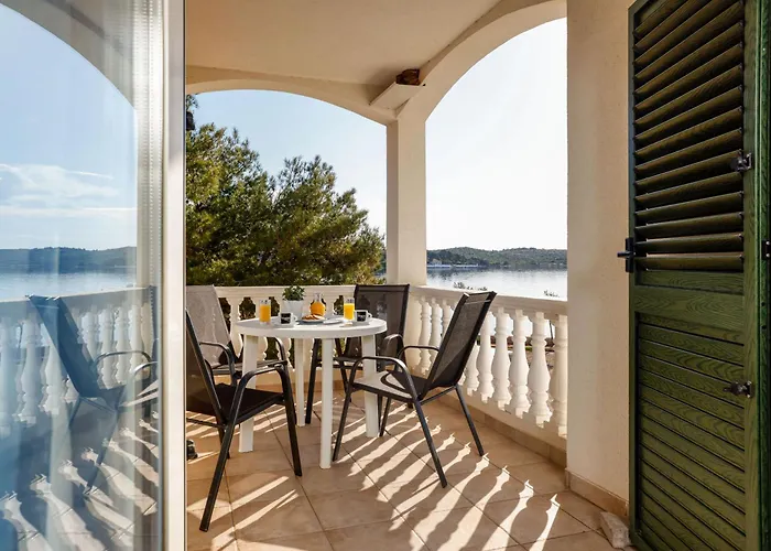 Апартаменты Lanterna - Sea View & Near