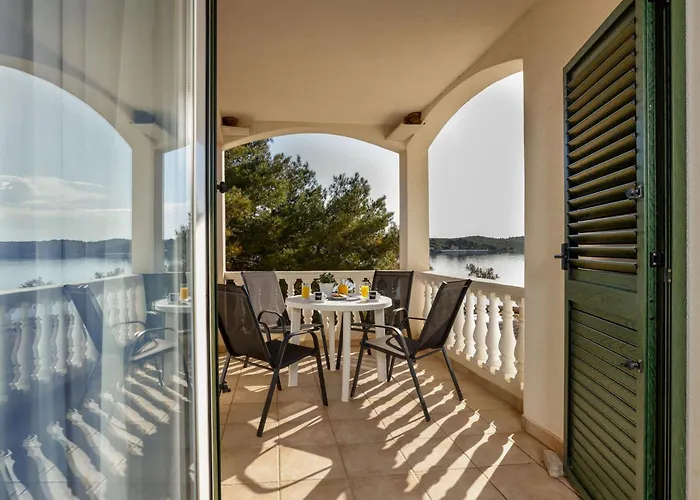 Apartment Lanterna - Sea View & Near Pasman