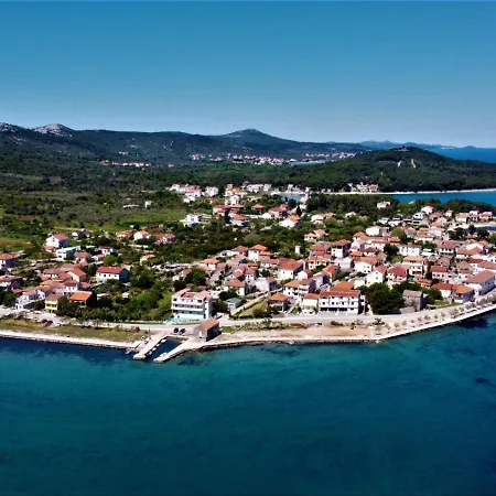 Lanterna - Sea View & Near Pasman