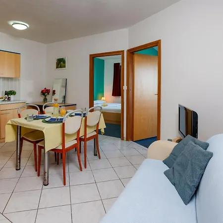 Apartment Lanterna - Sea View & Near Pasman