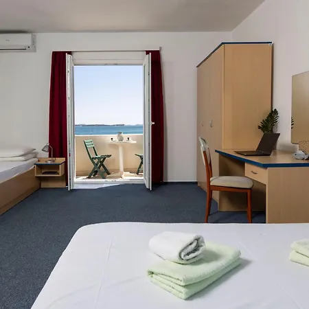 Apartment Lanterna - Sea View & Near Pasman