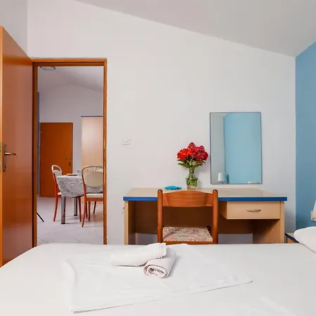 Apartment Lanterna - Sea View & Near Pasman