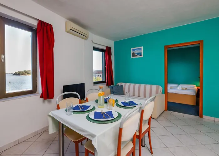 Lanterna - Sea View & Near