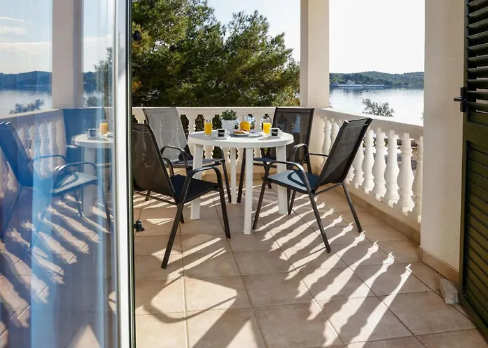 Lanterna - Sea View & Near