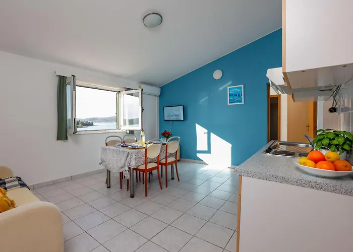 Lanterna - Sea View & Near *